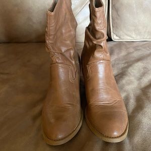 Brown cowgirl boots